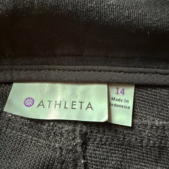 Athleta Technical Hiking Pant, Convertible w/ Toggle into Jogger, Black, size 14 - Picture 4 of 7